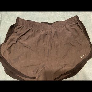 GUC- NIKE Women’s Running shorts- size 1X